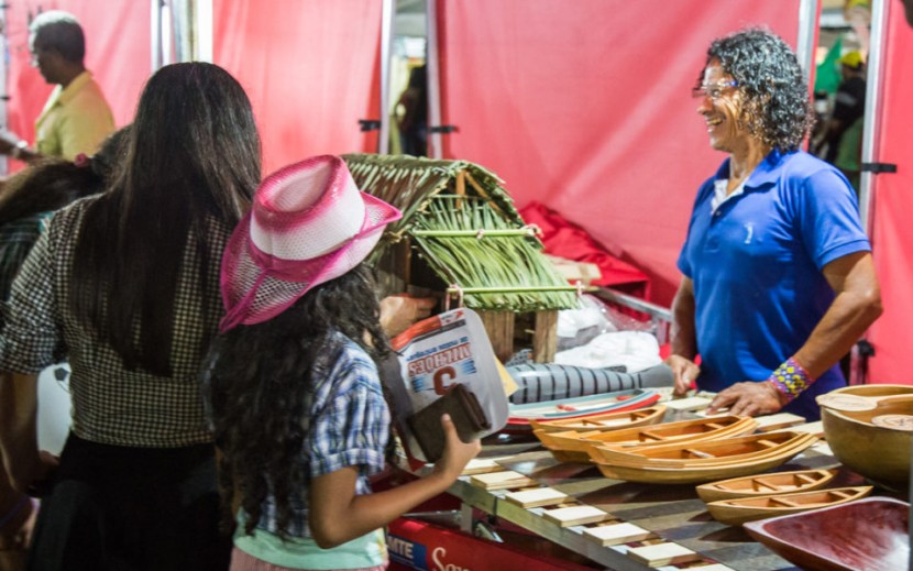 Feira de Economia Solidária começa neste sábado e segue até dezembro no Mercado Velho