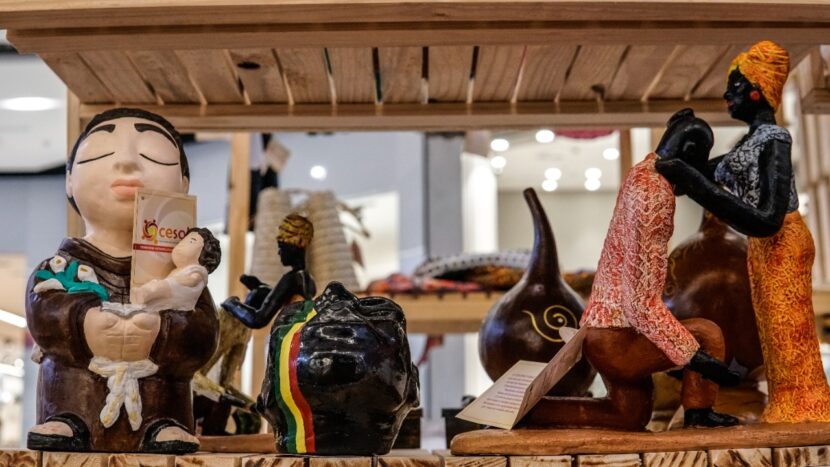 Governo da Bahia assina contrato para implantação de Centros Públicos de Economia Solidária