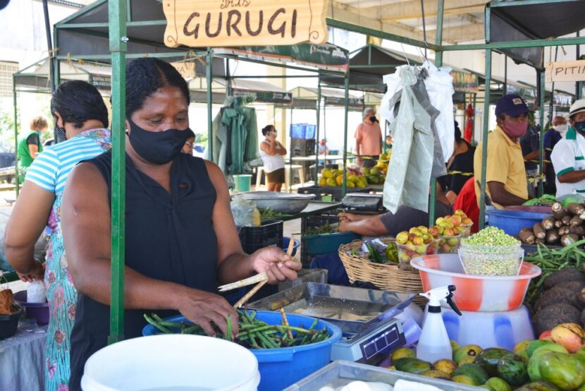 Feira Solidária já arrecadou 376kg de alimentos para doação, em João Pessoa (PB)