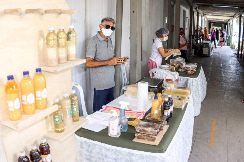 Feirinha da Economia Solidária é retomada e público pode adquirir peças de artesanato na Paraíba