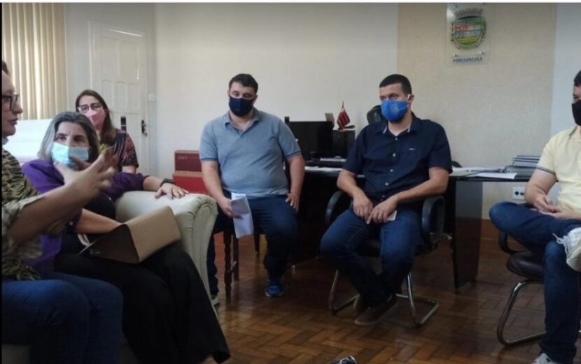 Em Porciúncula/RJ, reunião busca desenvolver projeto de economia solidária