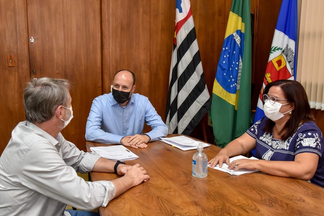 Rio Claro/SP faz convênio com a Unesp para captar recursos e estimular a economia solidária