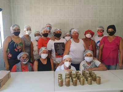 Economia Solidária/BA: mulheres indígenas participam de curso de doces e compotas