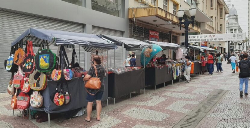 Feira de Economia/MG Popular Solidária de Juiz de Fora tem início no Centro da Cidade