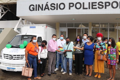 Governo da Bahia entrega equipamentos para cooperativas de catadores de Cajazeiras